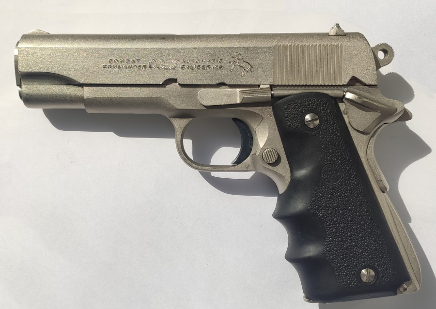 Colt 1911 Combat Commander
